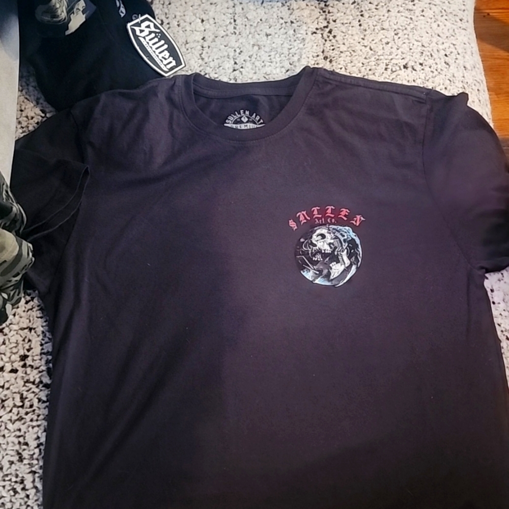 Sullen Art Collective 👕